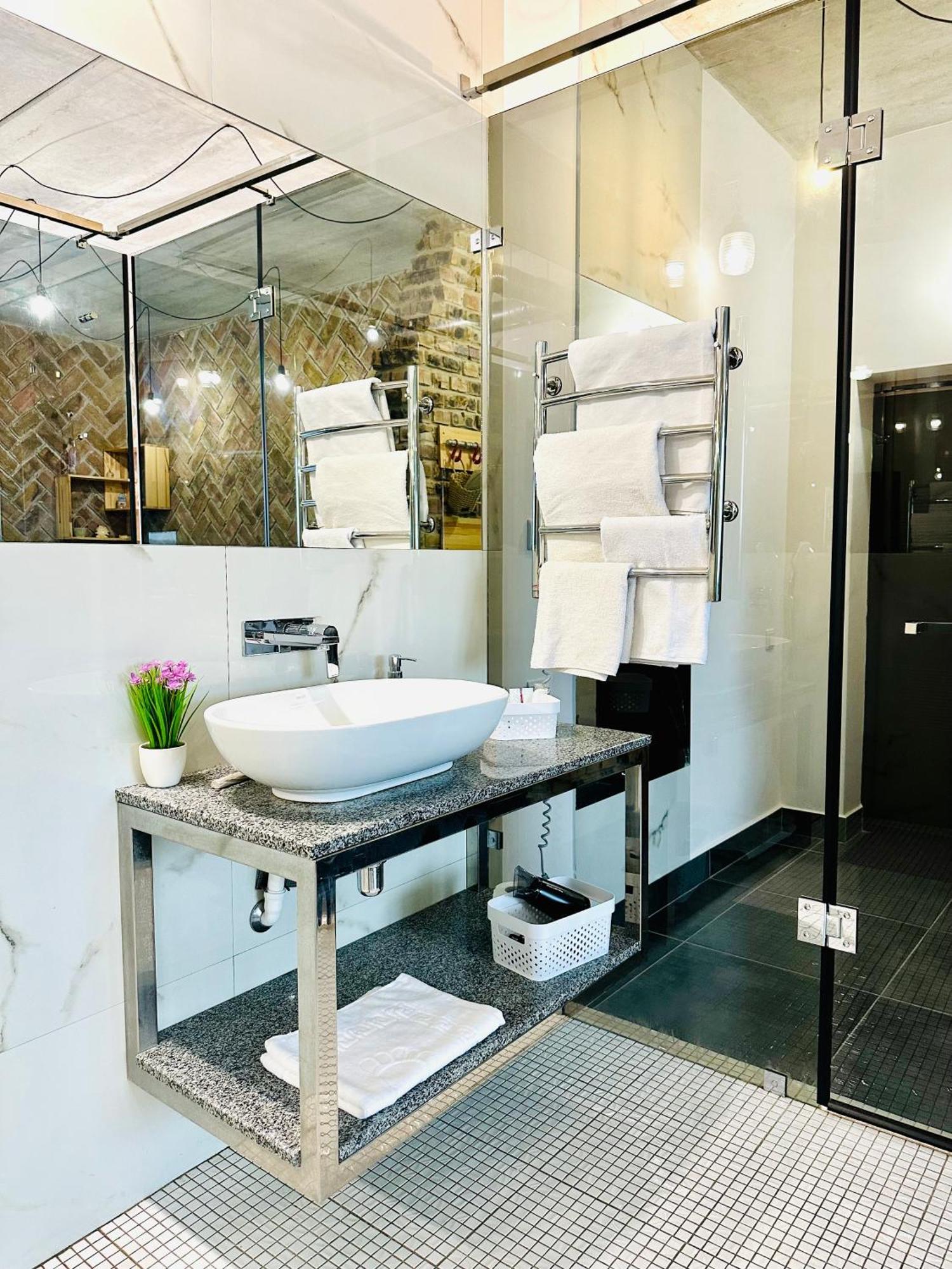 Comfortable Apartments With A Coffee Machine In The City Centre, Zlata Plaza Rivne Buitenkant foto